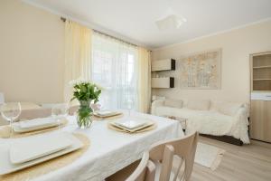 Dunikowskiego Cosy Apartment by BookingHost