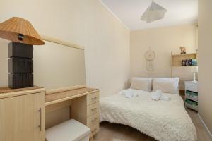Dunikowskiego Cosy Apartment by BookingHost