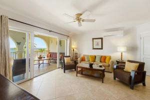 Modern Beachfront Condo with Pool - Sapphire 209