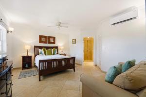 Modern Beachfront Condo with Pool - Sapphire 209