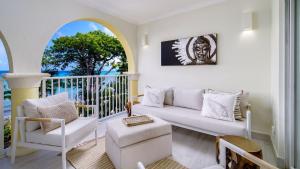 Modern Beachfront Condo with Pool - Sapphire Beach 213