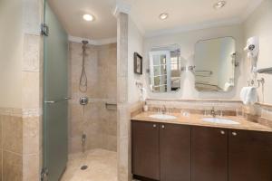 Luxury Oceanfront Condo with Pool - Sapphire 313