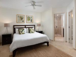 Modern Beachfront Condo with Pool - Sapphire 211