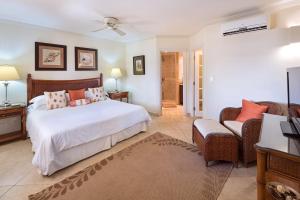 Modern Beachfront Condo with Pool - Sapphire 205