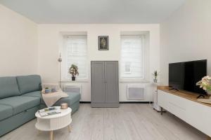 Bright Studio with The Perfect Space for Remote Working by Noclegi Renters