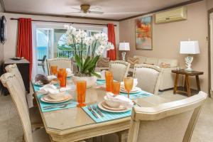 Modern Beachfront Condo with Pool - Sapphire 309
