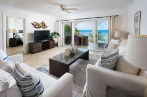 Modern Beachfront Condo with Pool - Sapphire 317