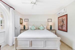 Modern Beachfront Condo with Pool - Sapphire 102