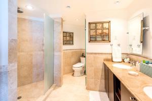 Beachfront Apt with Pool - Sapphire 401