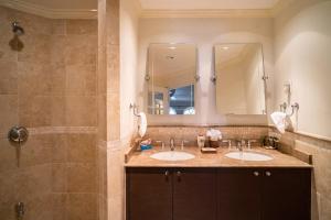Beachfront Apt with Pool - Sapphire 401
