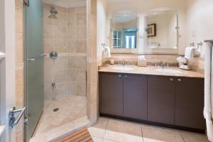Beachfront Condo with Pool - Sapphire 205 2 bed