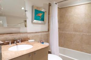 Modern Beachfront Condo with Pool - Sapphire 109
