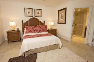 Beachfront Condo with Pool - Sapphire 509 2 bed