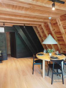 Między jeziorami
