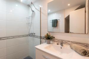 Wonderful 1 Bedroom Apartment Communal Heated Pool