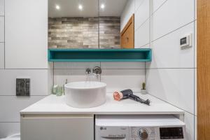 Modern 40m2 Flat near Beach with Private Parking