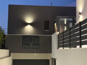 The Five Doors Apartments - Free 24hr Transportation to Airport