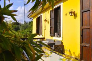 Charming Villa with Lemon Garden Near Lido di Noto Beach