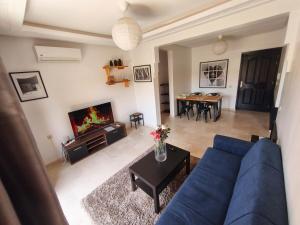 Cozy apartment with pool near Allal El Fassi