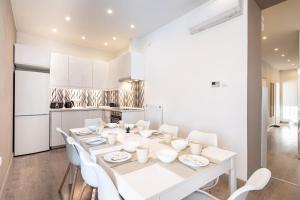 Alma - Sunny central three bedroom apartment