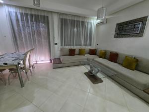 Appartement Cosy deux Chambres avec Piscines