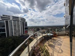 Skyline View 2BR Luxury Apt