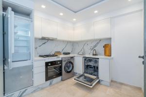 Luxe 3-slaapkamer residentie met dakzwembad, privé parking en twee badkamers, vlak bij TGV-station Tanger en het strand