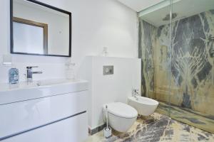 Luxe 3-slaapkamer residentie met dakzwembad, privé parking en twee badkamers, vlak bij TGV-station Tanger en het strand