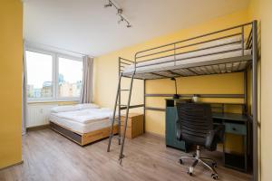Złota Spacious Apartment by BookingHost