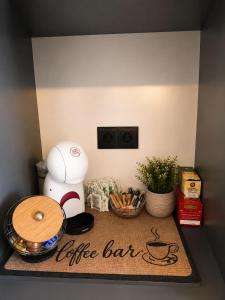 Art Apartment Center with Parking