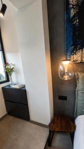 Art Apartment Center with Parking