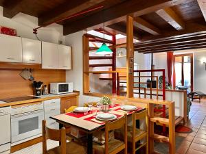 Ascorti Home- Lake & Centre