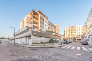 Vita Portucale ! Private Rooftop Retreat with Sauna & Jacuzzi