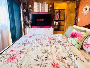 Bilay Magenta 2Br BOHO style free parking can cook