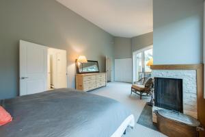 Snowcap Lodge Spacious Townhome with Hot Tub