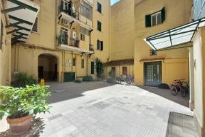 Comfy apartment next to Termini station