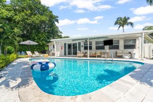 Tropical Pool Villa with Stylish Outdoor Living