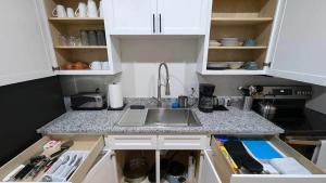 Downtown Apt 2 • 2BR • Near Park & River • Private