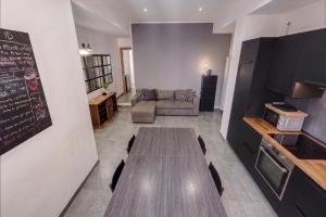Spacious 4BR Family Apartment Near Termini
