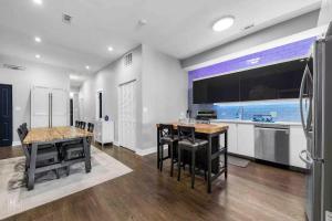 4 Bedroom Penthouse Loft in Heart of Wicker Park