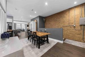 4 Bedroom Penthouse Loft in Heart of Wicker Park
