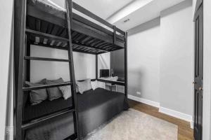 4 Bedroom Penthouse Loft in Heart of Wicker Park