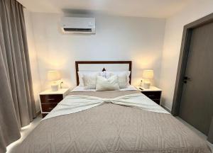 Elegant Beachy 1-Bedroom Vacation Apartment