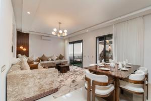 Duplex Raffiné avec Terrasse et Jacuzzi
