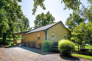 Lakeside Serenity-Lakefront-Pool Table-4X4 N