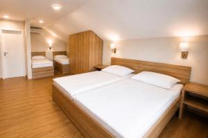Stara lipa Tašner Rooms with Free Parking & Kitchen & Garage