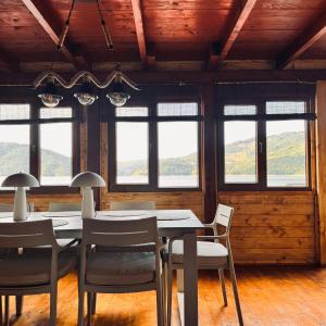Holiday Bicaz Hotel Plutitor