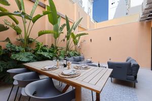 SariStays Valencia Terraza Deluxe L