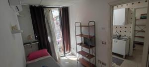 Very central apartment by shops restaurants