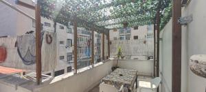 Very central apartment by shops restaurants
